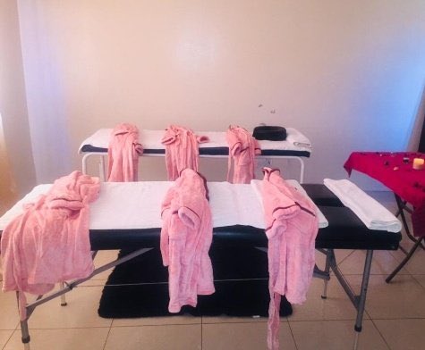 AlphaNchenje's tweet photo. 4yrs back I took a pause in business after suffering a shoulder dislocation, I went through my psychotherapy and I am safe to safe I am back with my mobile spa business in Gaborone and surrounding areas , New name is Ndulamo which in Kalanga refers to Tshiamo😍kindly RT &amp; share https://t.co/J8A2etH9bk