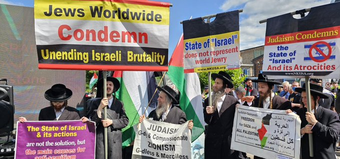 FauxMole's tweet image. Yes. Anyone who criticises Israel only does it because they absolutely hate Jews.
Look at these people. They clearly want to exterminate all Jews.🙄
#Antisemitism #JewHatred