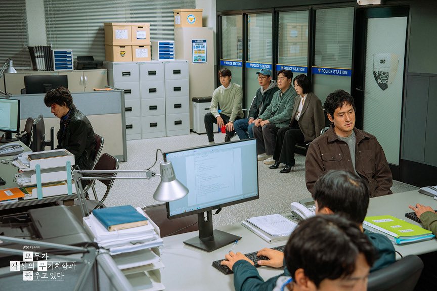 구도가 너무 폭력적임