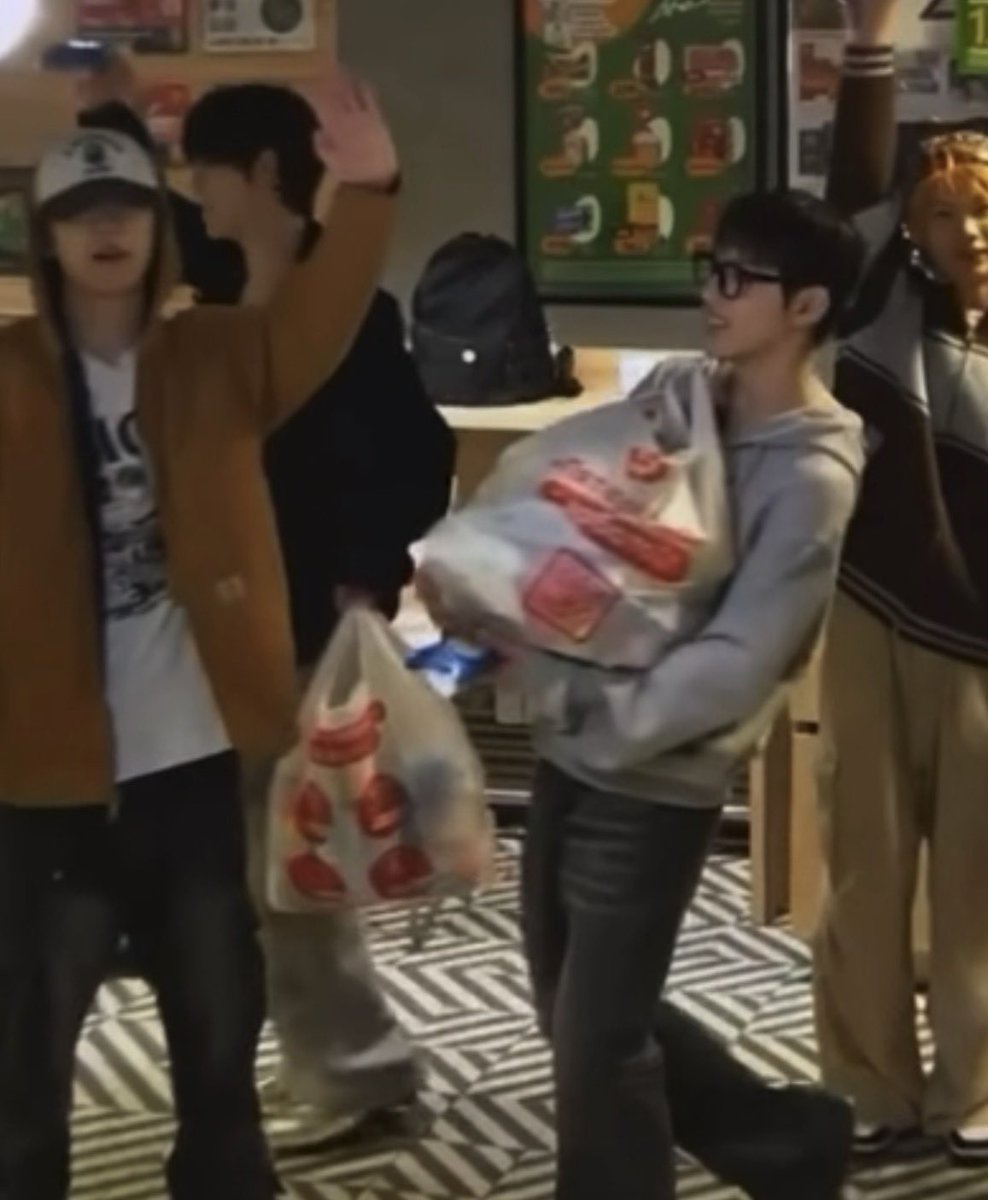 햄스터 서경배 tweet media