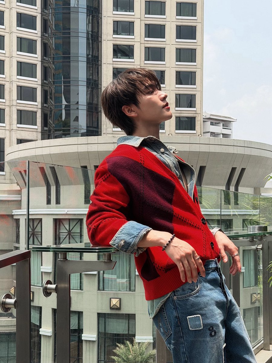 BOSS.CKM tweet media