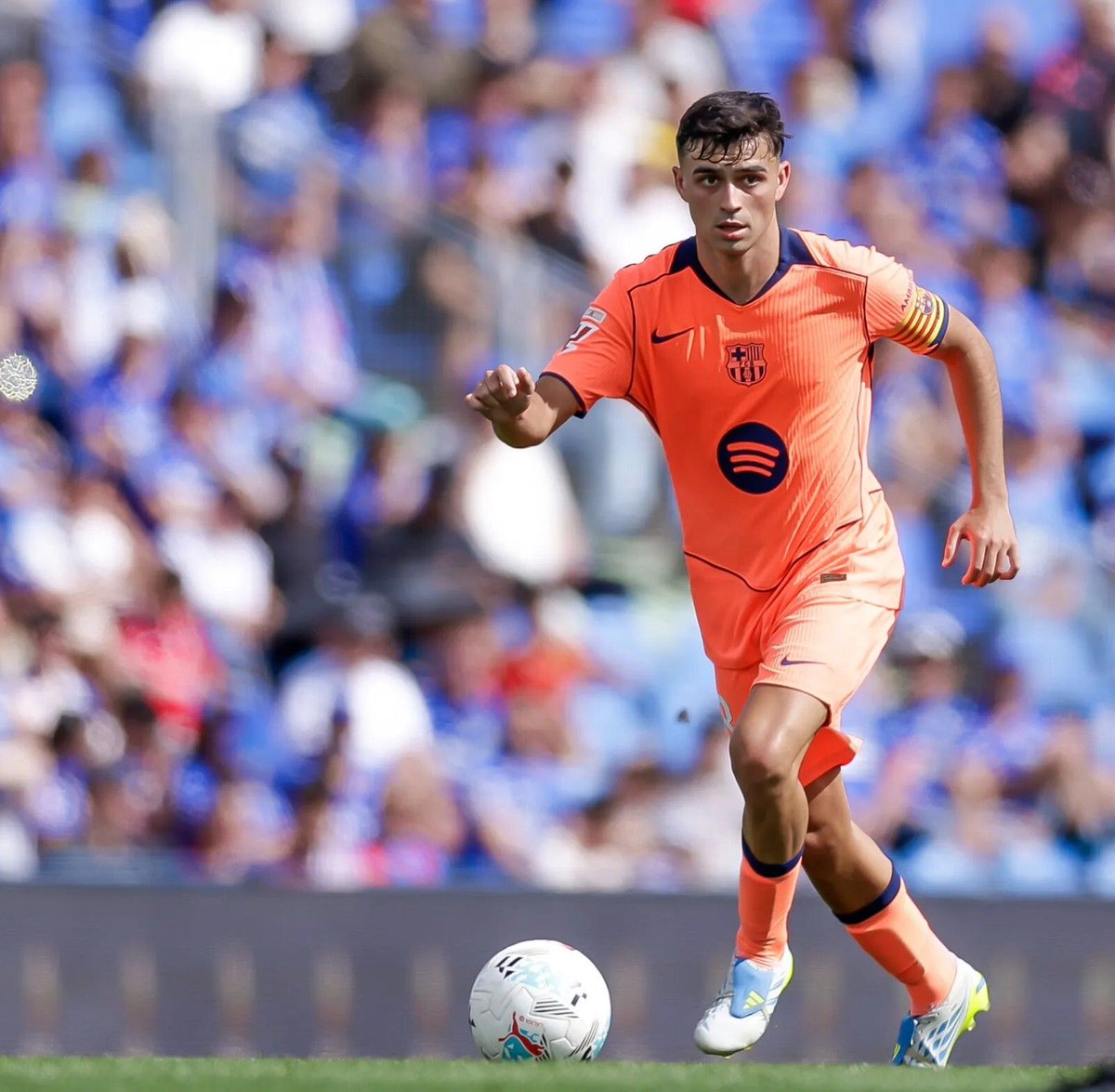 🇪🇸 Pedri vs La Liga Midfielders, per 90

🥇 Touches – 1st
🥇 Passes completed – 1st
🥇 Passes to final third – 1st
🥇 Passes to penalty box – 1st
🥇 Through passes – 1st
🥇 Progressive actions – 1st
🥇 Assists – 1st
🥇 Short passes completed – 1st
🥇 Defensive duels won % – 1st