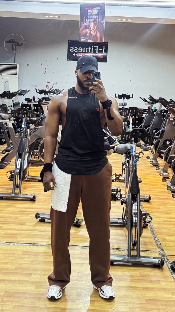 gbogbolowo tweet media
