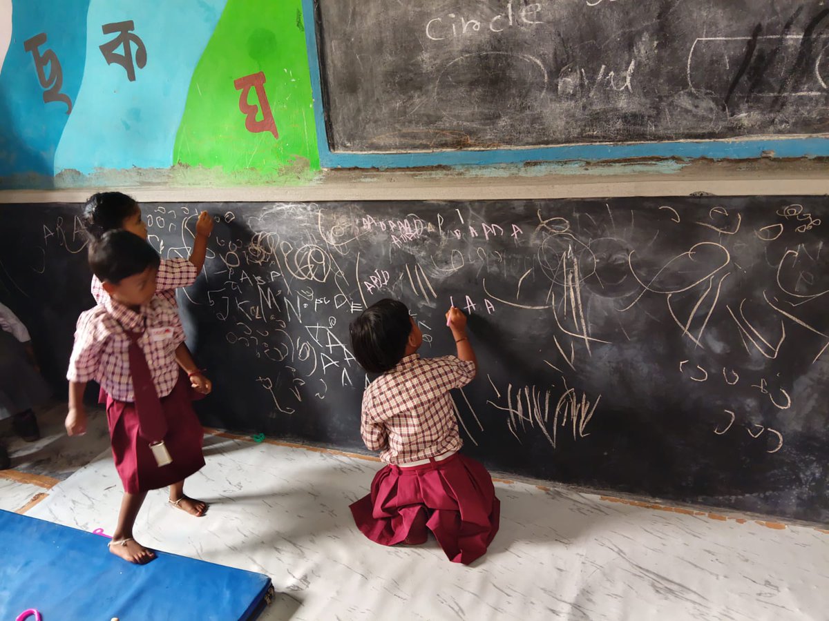 TripuraNipun's tweet image. Nursery learners at PM Shri Old Agartala English Medium H.S School take their first step into writing tiny hands, big smiles &amp;amp; joyful learning .

#Balvatika #NurseryLife #FirstDayOfSchool #LittleLearners #TripuraEducation #FoundationalLearning