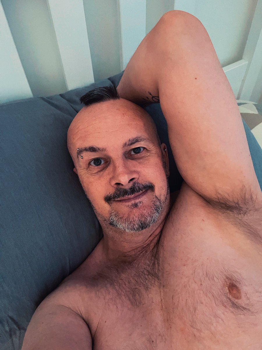 Rob ( sometimes Robert across a crowded Pub) tweet media