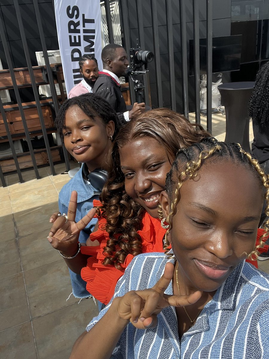 iamtosin_dee's tweet photo. Met some really amazing people at #BuildersSummit by @thegeekcircleX 🤭

@TechnicalBben 
@MiracleAgitan_ 
@1Stephanieobi 
@JoeJacy https://t.co/54rDFOoSR3