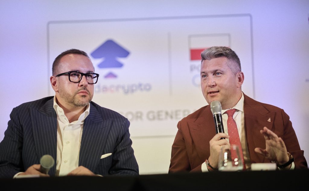 HenZing przez was identyfikuję się jako Chińczyk😁 tweet media