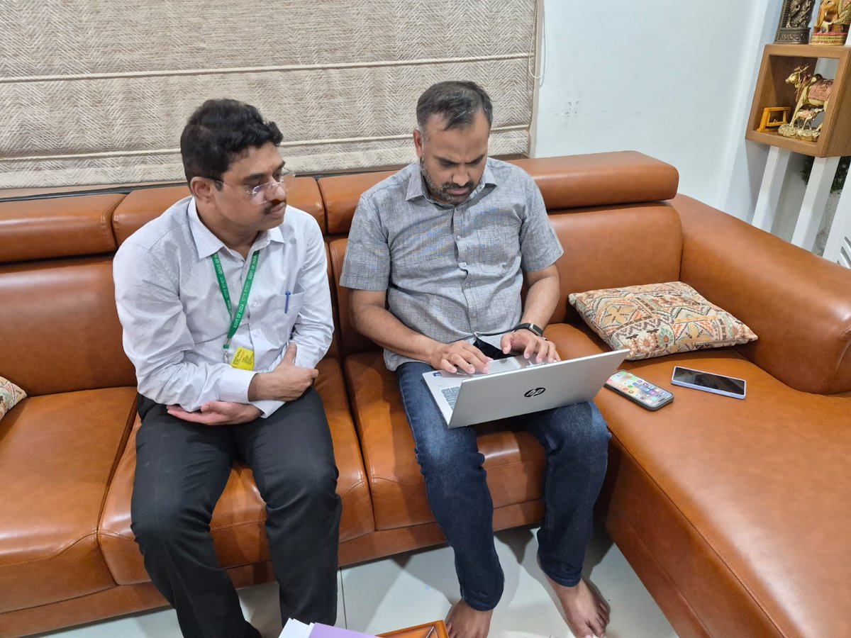 CommissionrGHMC's tweet image. 🧾 𝗜’𝘃𝗲 𝗗𝗼𝗻𝗲 𝗠𝘆 𝗣𝗮𝗿𝘁 – 𝗡𝗼𝘄 𝗜𝘁’𝘀 𝗬𝗼𝘂𝗿 𝗧𝘂𝗿𝗻

📢 I have done my part by completing my Self-Enumeration for #Census2027 today. 💻📋

Now it’s your turn, #Hyderabad!

Take a few minutes to self-enumerate and help shape better civic services and the future of