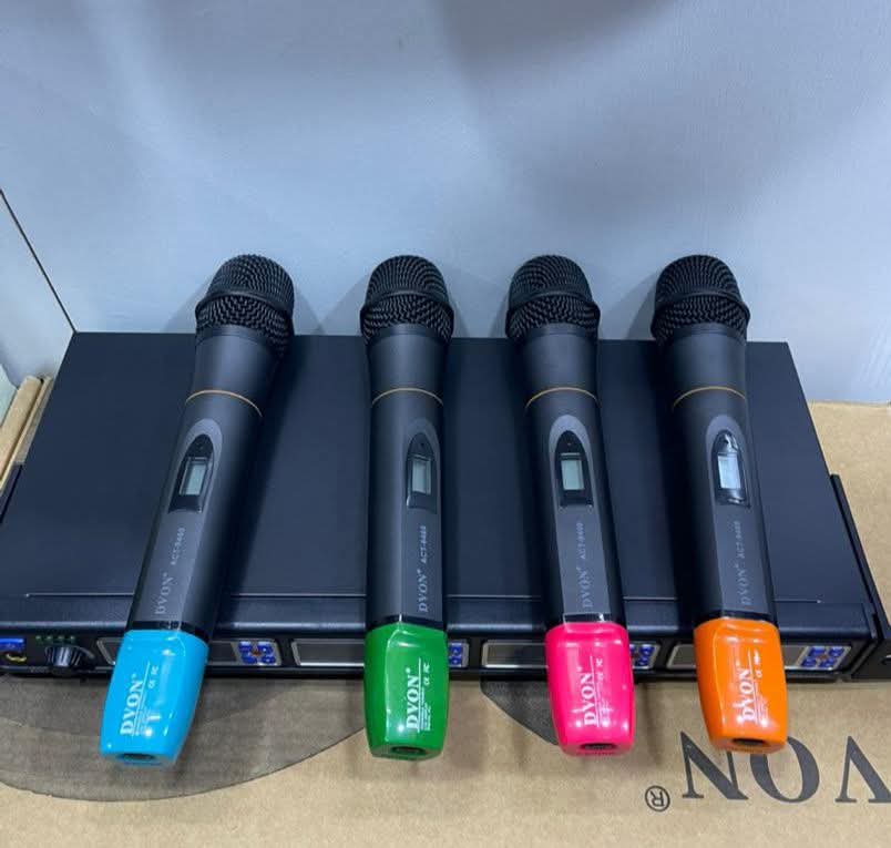 benkenmusical's tweet image. Professional Dvon 4 channels wireless microphone system with frequency sensor #benkenmusical #dvon #microphone 

Call +2348036313120
WhatsApp +2348059977099
Email: benkenmusicalmarx@gmail.com 

WeAreBenkenMusicals We mean business 

No 1 agudosi Street alaba international market