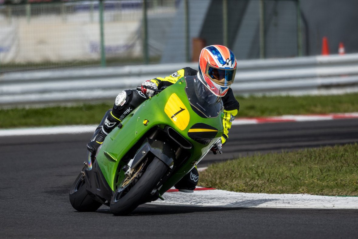 りょーた tweet media