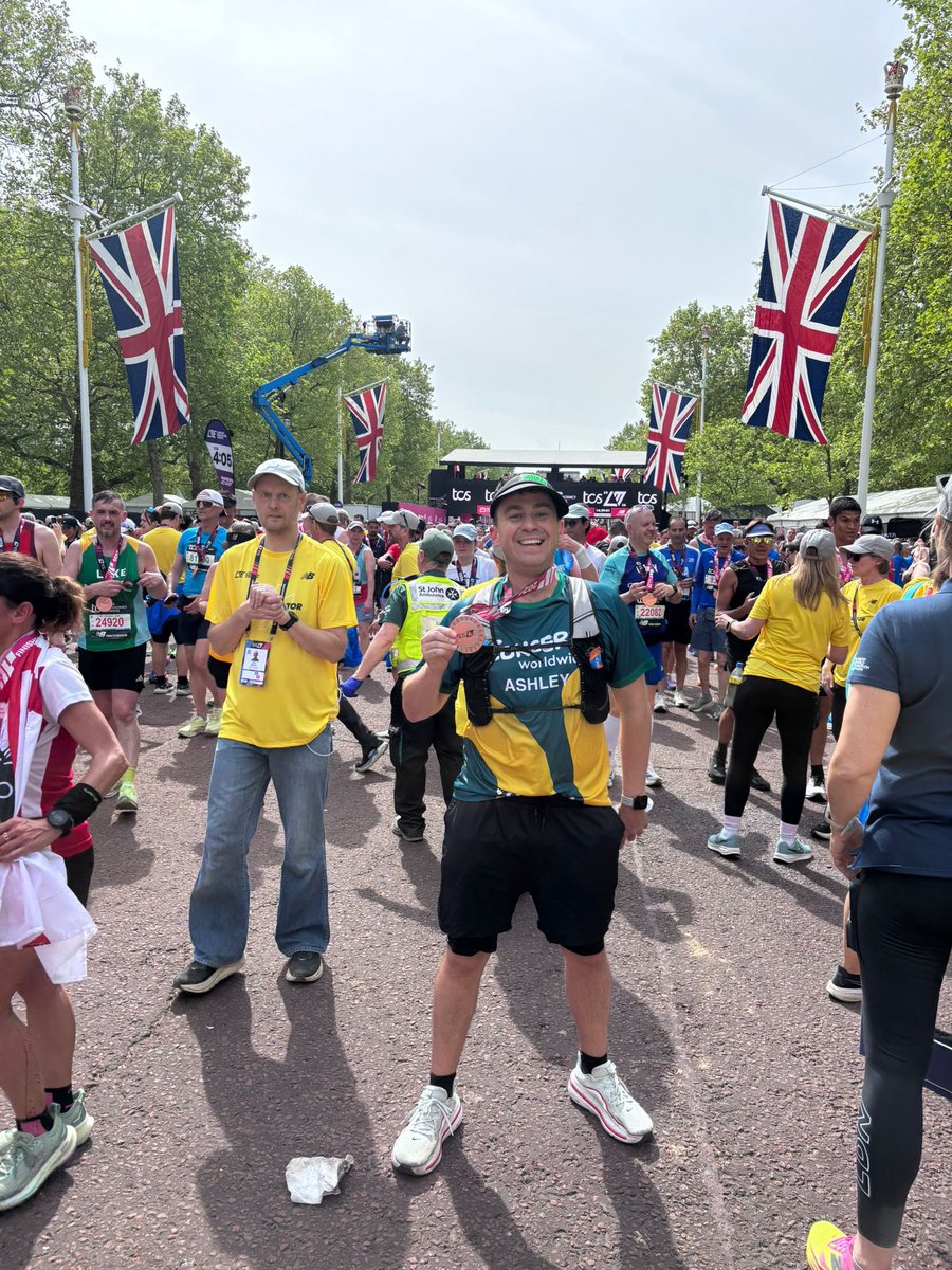 ash1191's tweet image. Most incredible experience ever 😭 @LondonMarathon @TCS 
#londonmarathon #london #marathon