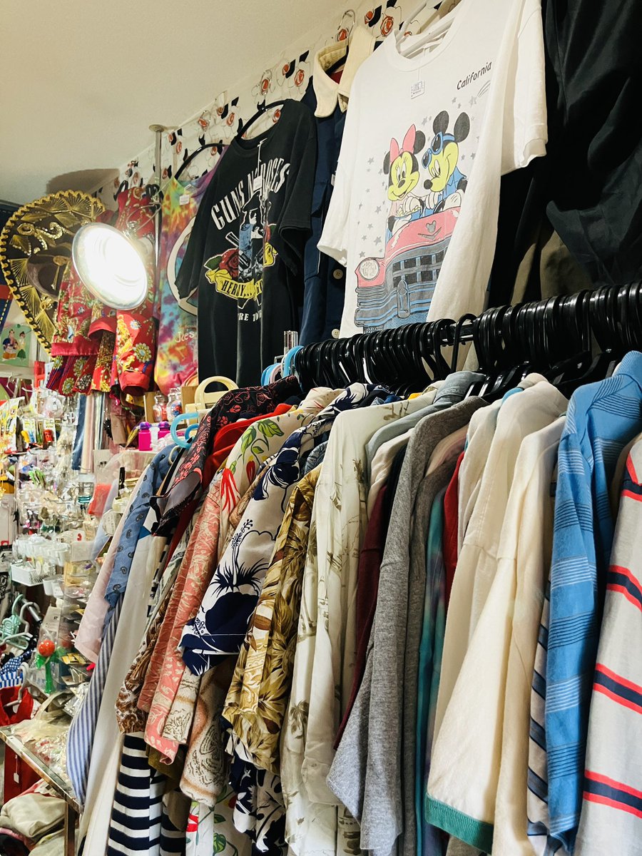 goingbellbo's tweet photo. ここにしかないレトロなアイテム多数あり毎日が楽しくなるかもね
●通販可能、DMやメールお電話など気軽にお問い合わせください
インスタの方にも「本日のひとことレトロ」商品写真をUPしてます新入荷商品の詳細画像見れますhttps://t.co/GrqbhGZeCq  #レトロ　#ごちゃごちゃ
#古着屋　#大名　#福岡 https://t.co/2bm77QP39K