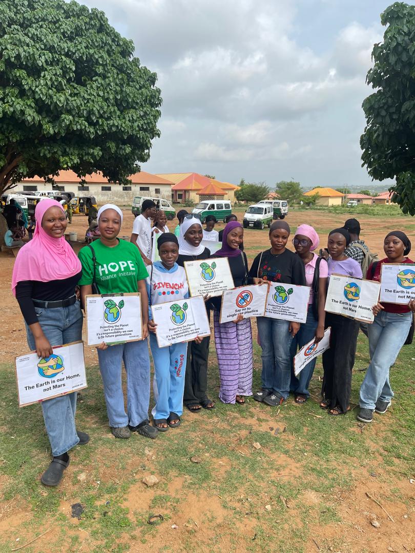 hopealliance22's tweet image. Saturday was nothing short of powerful! 🌎🔥

HAI x Chrome Green Club hit the streets for the "Our Power, Our Planet" rally. We started with meditation and poetry to fuel our spirits, then took the message of sustainability to the heart of the community.
#EarthDay #ClimateJustice