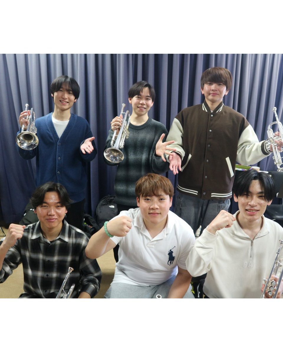 ryu_windmusic's tweet photo. 🌸ようこそ！龍谷大学吹奏楽部へ🌸

4月12日(日)に本入部を行い、今年は新たに72人が龍谷大学吹奏楽部に入部しました！
そして、4学年で総勢214人となりました✨
今後とも多くの方々に「音楽・感謝」を届けられるよう精一杯頑張ります！
これからも龍谷大学吹奏楽部の応援をよろしくお願いいたします🙇🏻‍♀️ https://t.co/iztuCeVhnV