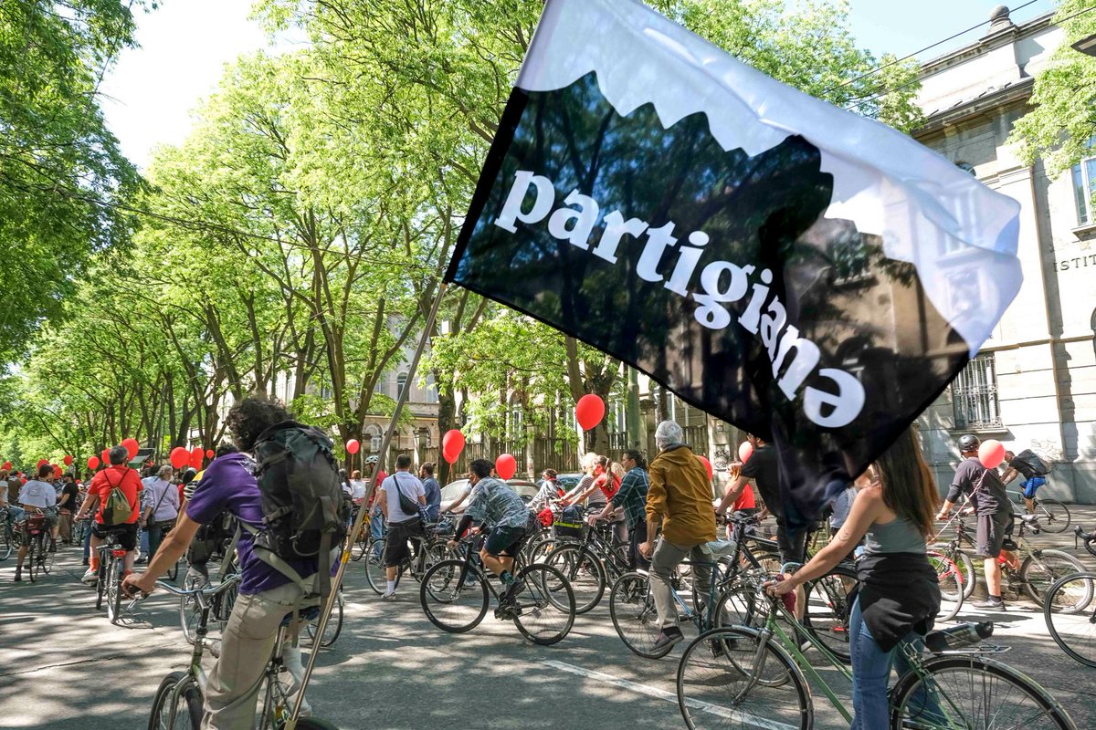 AnnaRomanelli65's tweet image. #Milano Città Studi è piena di lapidi partigiane
Qualche comandante, i fratelli Vigorelli alpinisti resistenti, ma in gran parte studenti e operai, ragazzi, ragazzini
Sabato si è tinta di rosso per festeggiare e ricordarli tutti
Con qualcosa di rosso, e le bici
@Anpi_25aprile