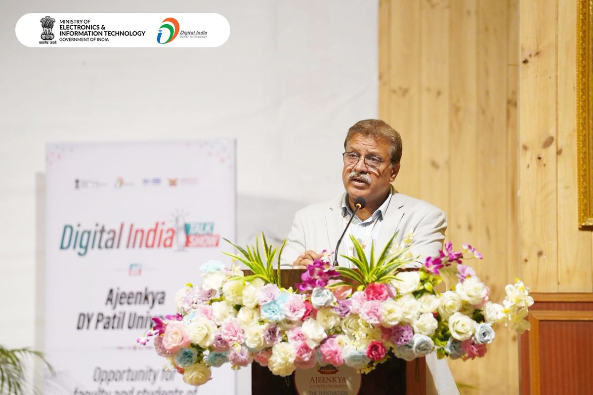 NeGD_GoI's tweet image. The Digital India Talk Show launched at @adypuniversity. Key sessions highlighted @digilocker_ind, Entity Locker, @ux_4g, and @ApiSetu. Students also explored MeriPehchaan, Cybersecurity, @UmangOfficial_, and @myscheme_gov.

#DigitalIndia #DITalkShow