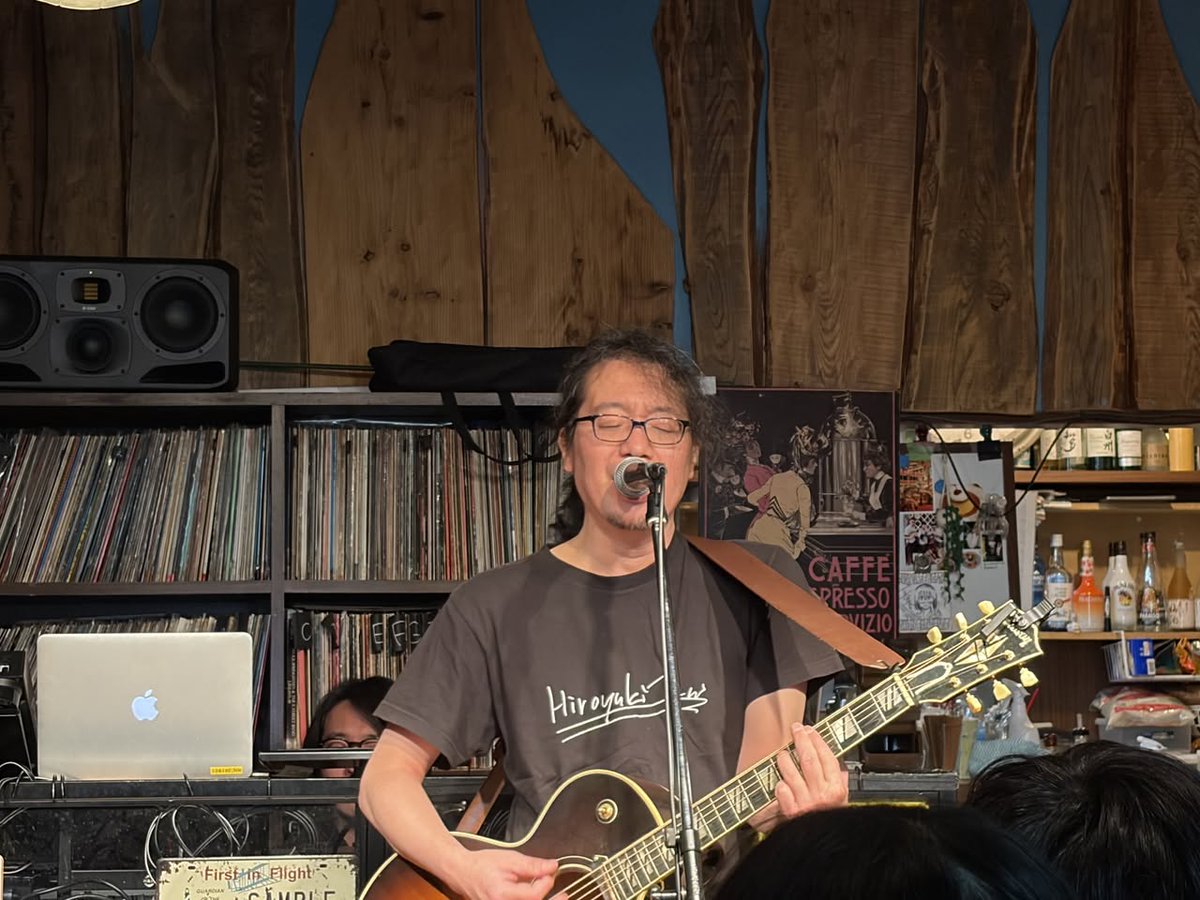 土曜日は谷洋幸さんのライブを観に行きました。素敵な曲たちの演奏の後にコントコンビの平成バブルとのトークショーも楽しかった！

会場ではホコリ姫の常連さんもいらっしゃっていて... 久しぶりにお会いできて楽しかったです。

谷さん、お疲れ様でした。また観に行きますね。
