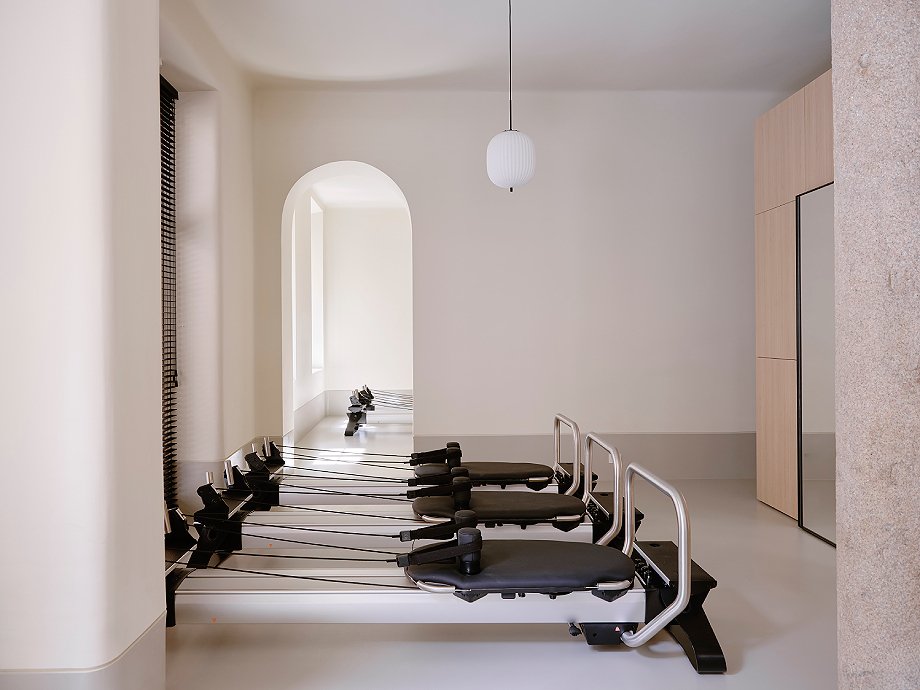 Interior_es's tweet photo. #AIMStudio leads the transformation of a historic comic book store into a hybrid space where a Japanese-inspired #teahouse and a #pilates studio coexist in harmony.
-> Photography: Francesca Iovene
-> https://t.co/Zhi3Ek5xpM
-> #interiors #minimalinteriors #design #Milan #Italy https://t.co/sdNq3OL9Kf
