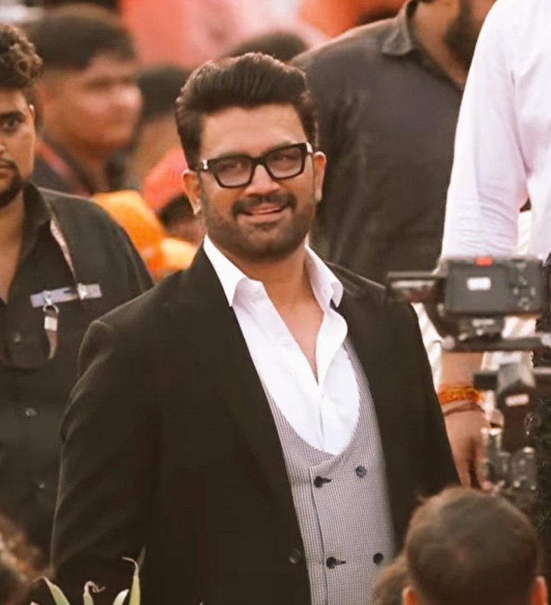 Esha 😎 tweet media