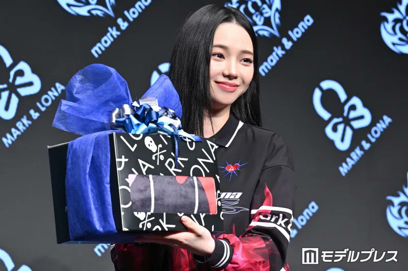 modelpress's tweet image. 【📸写真追加】aespaカリナ💙
「MARK＆LONA」新アンバサダー就任＆
新CM「PLAY ILLUSION」公開記者発表会

▫️ゴルフウェア姿でパターに挑戦🏌️‍♀️
▫️日本でのドームツアー振り返る🎤
mdpr.jp/photo/detail/1…

#카리나