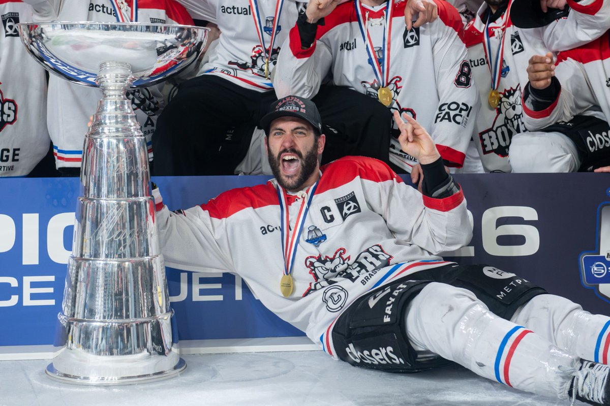 BoxersBordeaux's tweet photo. Loïk Poudrier, des souvenirs plein le cœur 😍

Après sept ans de bons et loyaux services, le capitaine des Boxers de Bordeaux, Loïk Poudrier, repart vers son Québec natal pour y débuter une nouvelle vie. 🥰❤️

https://t.co/yvHo4A2zjk https://t.co/6lkKhOfylq