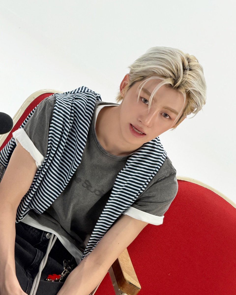 jihoon. tweet media