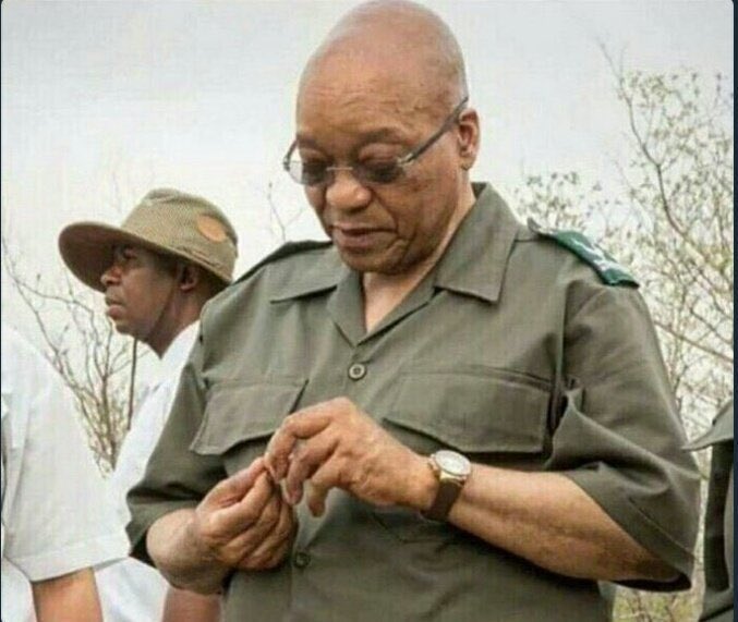 Black ,grey and charcoal grey ndoega ma color anofanirwa kuva pa Raptor.  Mamwe ma color ese ndeema Honda Fit