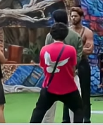 KrishKr35116557's tweet image. #BB19 has been weirdest. contestants and fans.

people liked:

#ArmaanMallik: arrogant, badtamij, spineless

#Farhana: awwal darje ki vamp

#TanyaMittal: arrogance w/o zero base, pure bb khandan ko garib feel karwa diya without money, bitching

Or jita kaun? #GauravKhanna
🤣😂