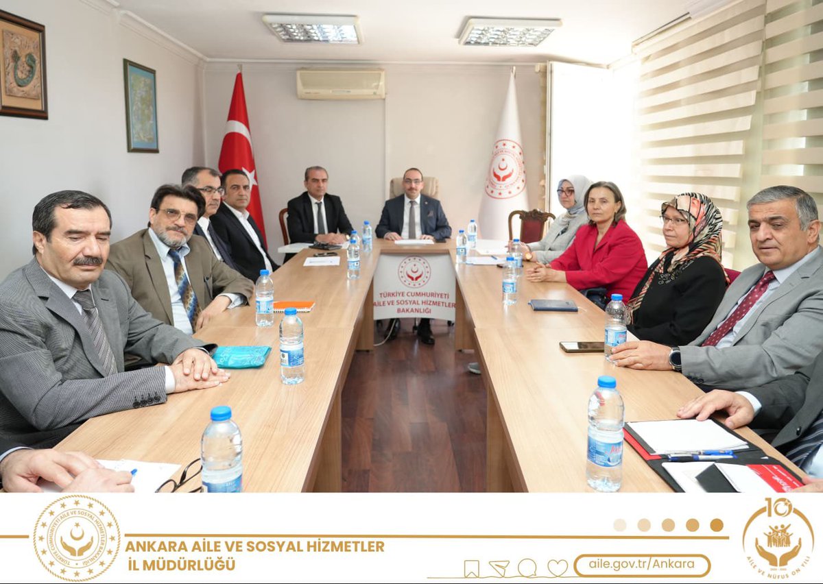 Ankaraashm's tweet photo. İl Müdürümüz Sn. Cüneyd ÖZDEMİR ve Müdürlüğümüzde görevli araştırmacıların katılımıyla gerçekleştirilen toplantıda hizmetlerimizi geliştirmeye yönelik değerlendirmelerde bulunuldu.

#Toplantı

@tcailesosyal
@AnkaraValiligi https://t.co/2QkW33r20F