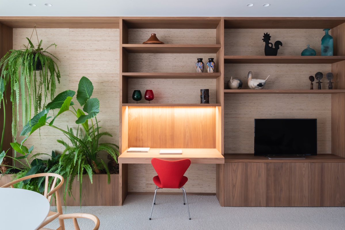 koenvandamme_be's tweet image. Natural textures and vibrant hues create a harmonious workspace, blending form and function effortlessly. 🌿✨ #swyzenbastijns #ArchitecturalDesign #WorkspaceInspo #NaturalElegance #MinimalistLiving #ModernSpaces #DesignInspiration #CleanAesthetic #stocksy #stocksyunited