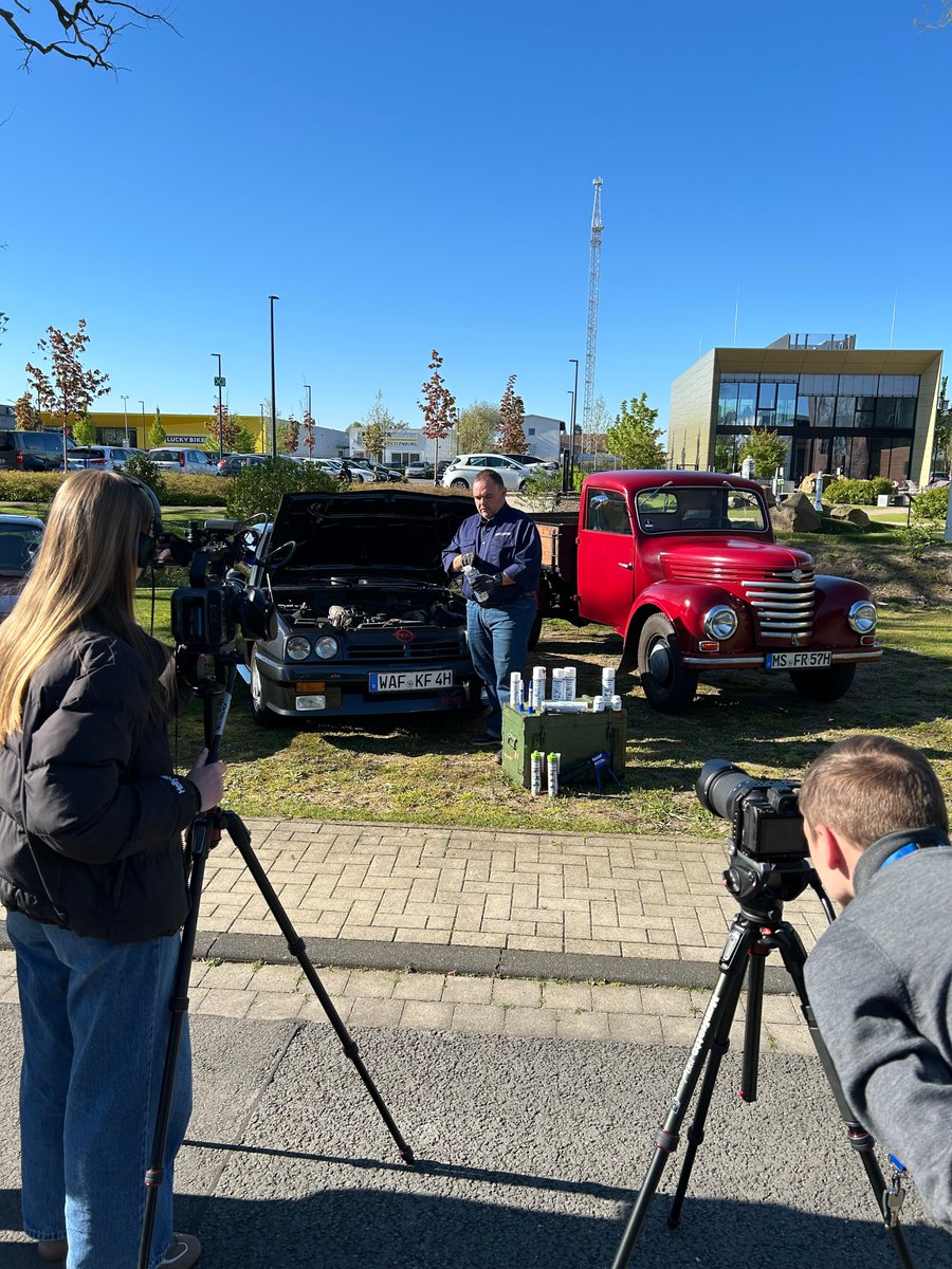 WEICON_de's tweet image. Behind the scenes: A passion for classic cars meets industrial expertise 🚗🔧📸
Behind the scenes: Oldtimer-Liebe trifft Industrie-Know-how 🚗🔧📸

#WEICON #BehindTheScenes #ClassicCars #Crafts #Industry #adhesives #Coating #EpoxyResins
