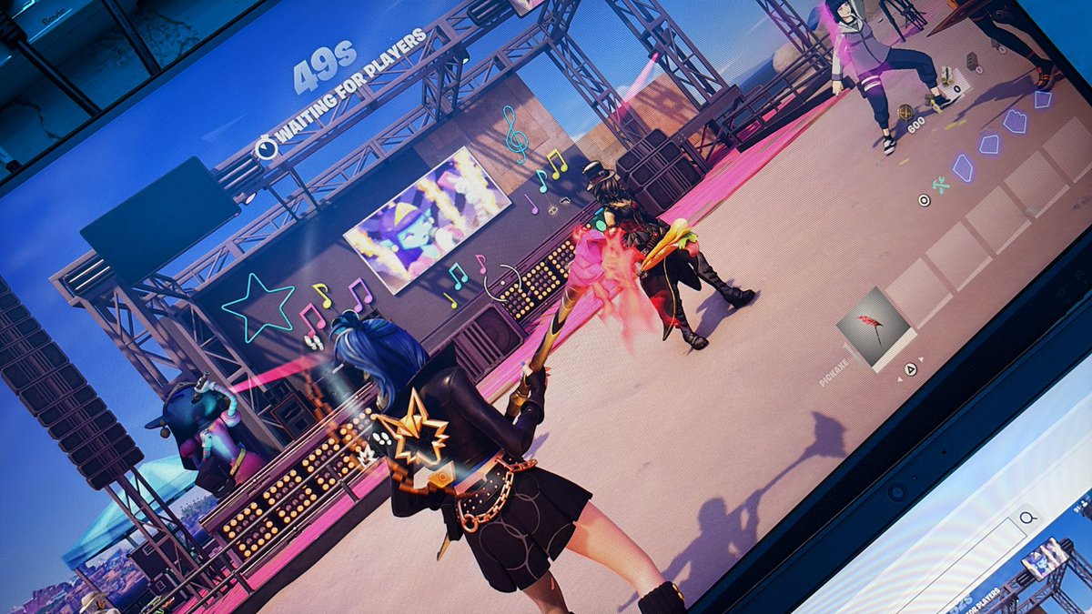 kingvictim20's tweet photo. Hey guys support me 

https://t.co/0Z0H0AdCTT

#Twitch #Live #Fortnite #Fortnitelive  @Twitch https://t.co/u3W61bx7U1