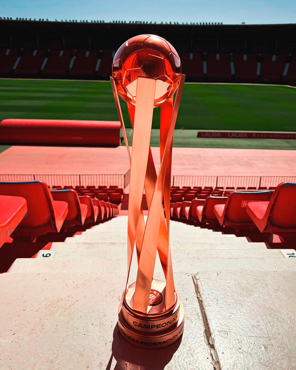 🏆 ¡Nuestra copa de campeonas de grupo es preciosa! 😍