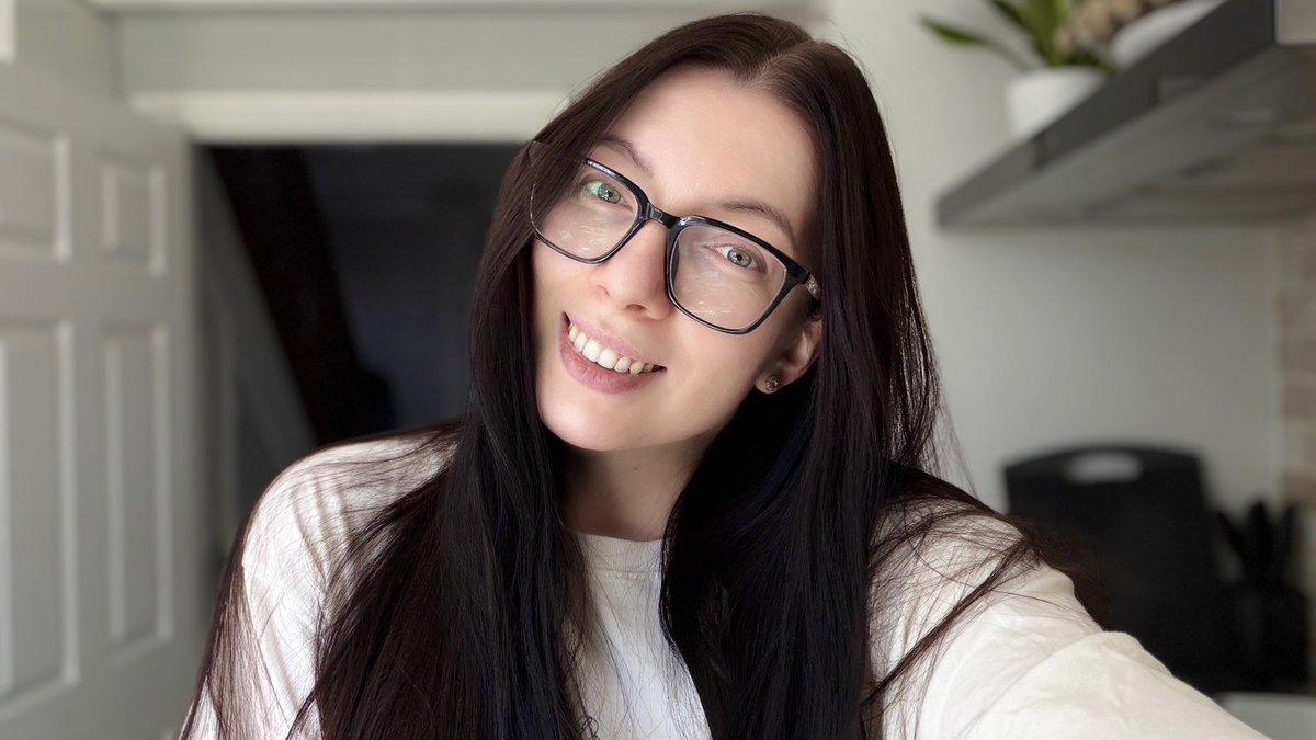 notfitnesmodel_'s tweet image. Happy New Week everyone. Have a wonderful day and don’t forget to smile 😊