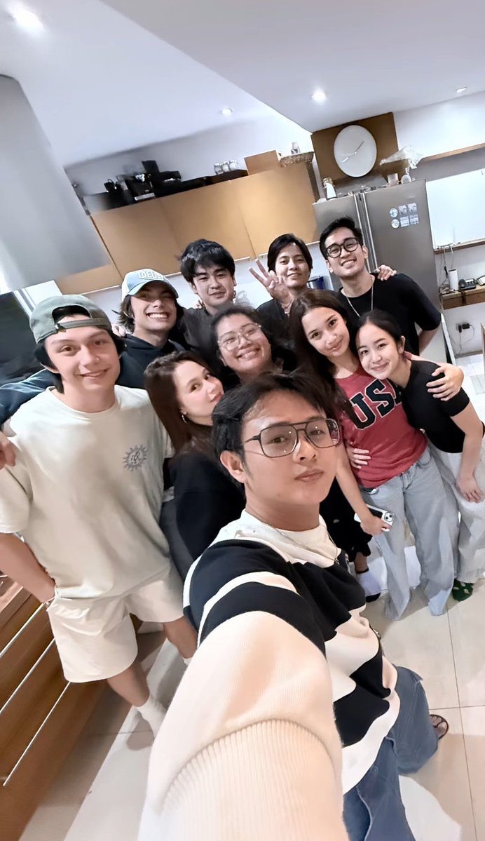 leigh 🥀 tweet media