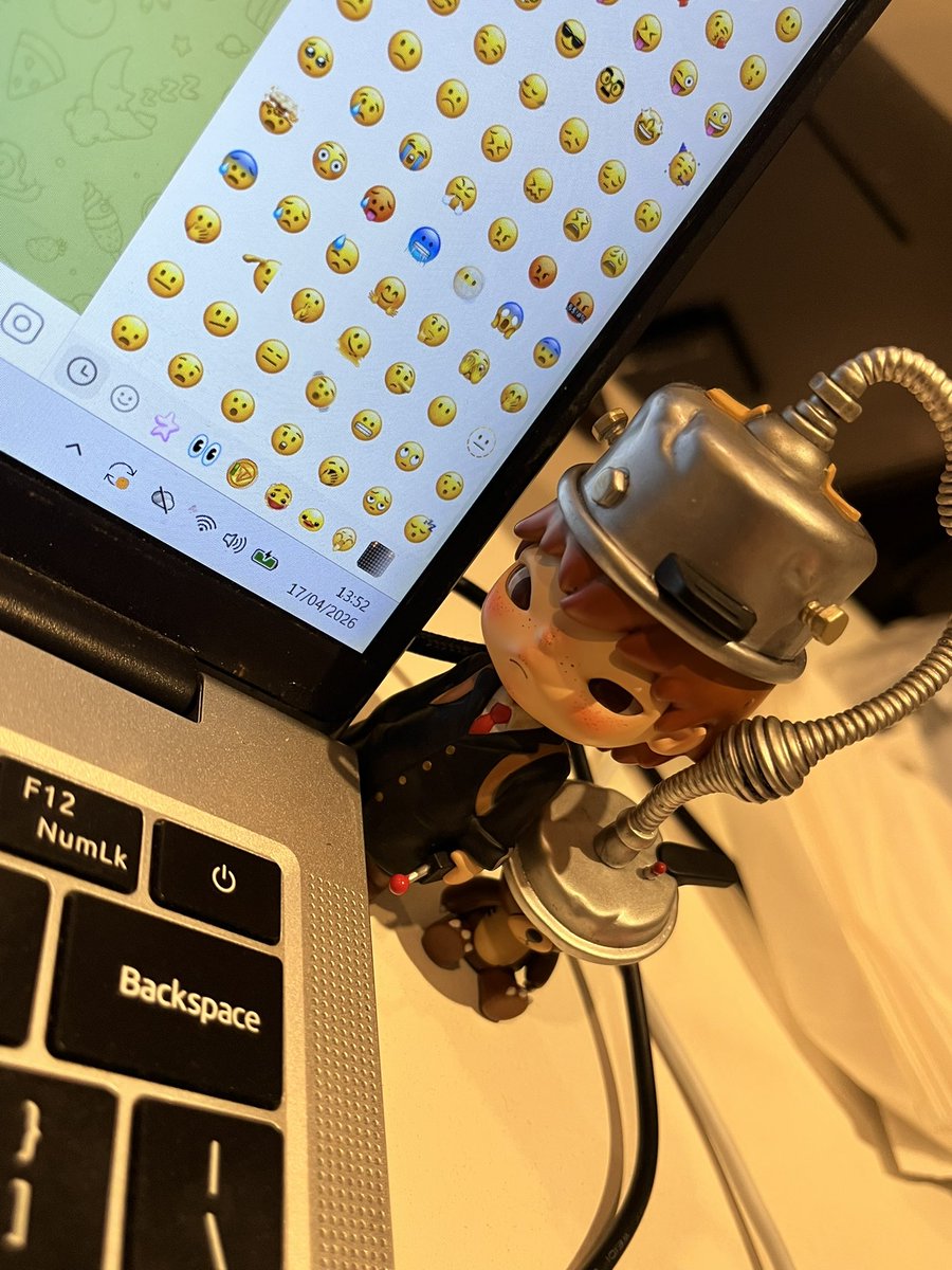 biji nanas tweet media