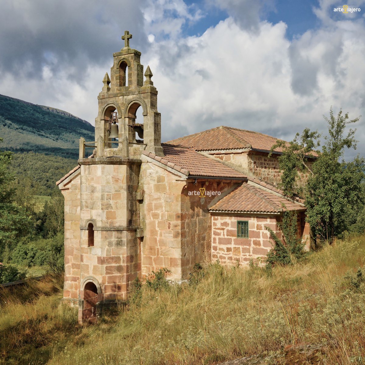 arteviajero_com's tweet image. Lastrilla es un pueblo palentino de tan solo 6 habitantes situado en tierras de Cantabria (Valle de Valderredible). Aquí encontrarán una bella iglesia de origen románico que se remonta a principios del S. XIII
⬇️⬇️⬇️
arteviajero.com/articulos/last…
#FelizLunes #arte
