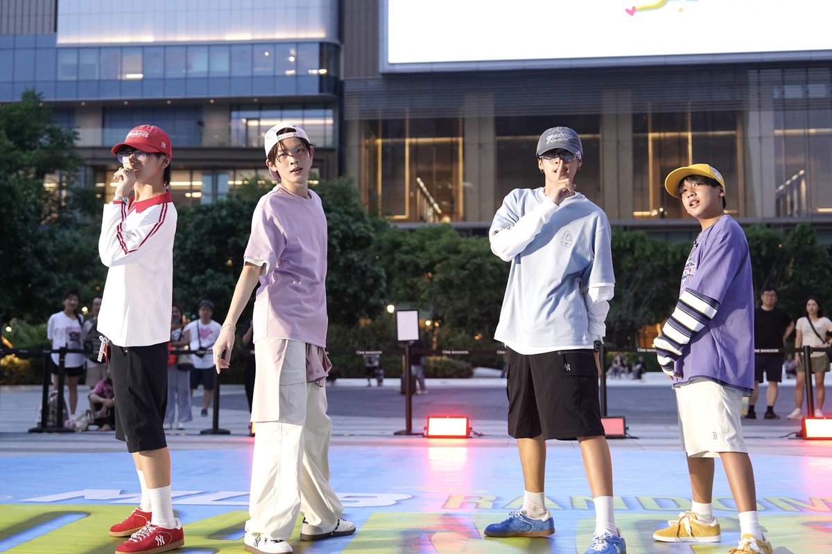 TraineeCAC's tweet image. MLB Random Dance Move Into Spring ‘26 🪩🕺🏻
@mlb_th 

#MLBTH
#MLBCREWTH
#MLBRANDOMDANCEV3
#MLBRANDOMDANCE
#MLBRANDOMDANCEATONEBKK
