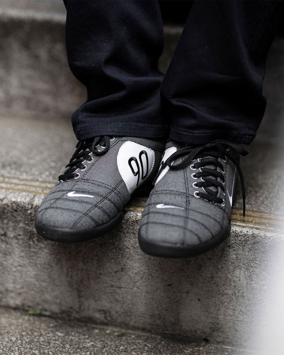 soccershop_kamo's tweet image. 2000年代の懐かしい雰囲気をまとった「TOTAL 90」のストリート仕様シューズ👟✨

フットボールのエッセンスを日常に。

カジュアルシューズをピックアップした特集ページを公開中！
▶️x.gd/xfbuJ

#Nike
#KAMO