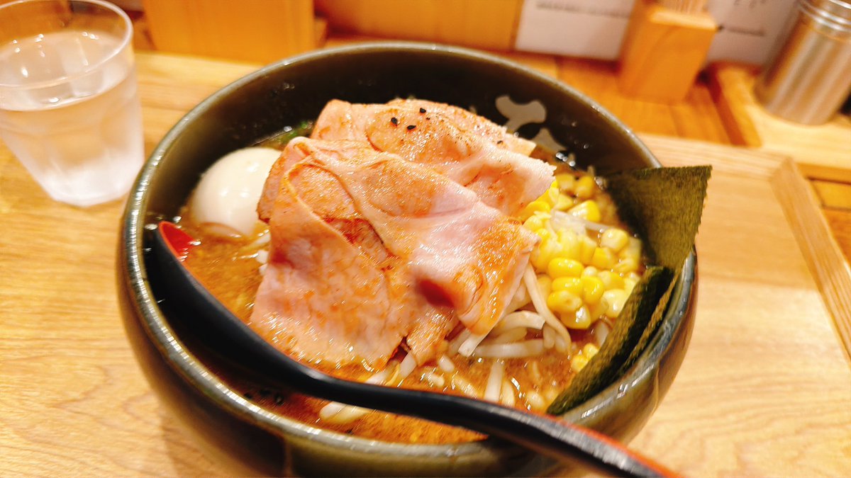 なごめり tweet media