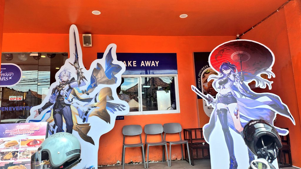TabletTelor's tweet photo. I didn't expect they also decor the place in here🥰🥰 https://t.co/llIZvFMWYQ