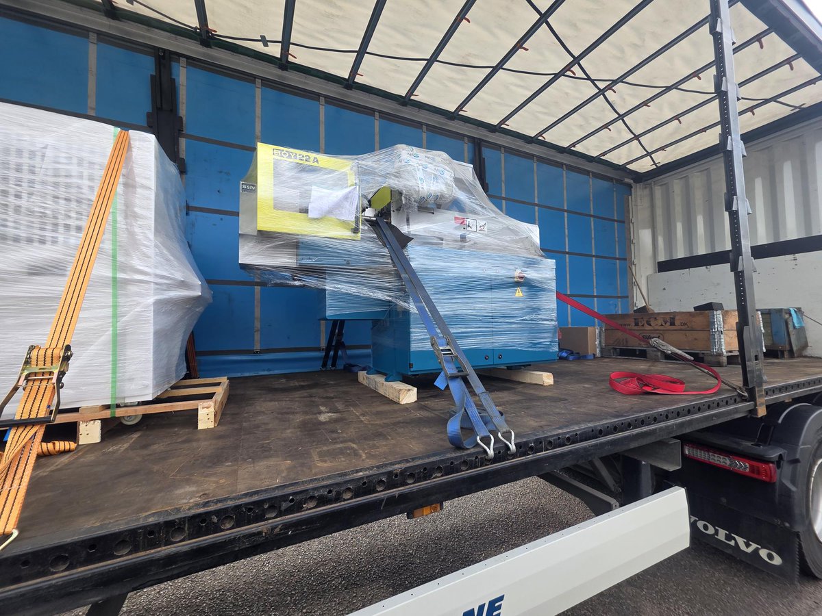 STVmachinery's tweet image. Thrilled to deliver a refurbished Boy 22A and SL5AA chiller to a new customer in our local area, who is embarking on their journey into moulding! 🎉

#STVMachinery #InjectionMoulding #UKPlastics #Plastics #UKMFG #PlasticsUK #IMM #Serviceandsupport #PlasticsIndustry