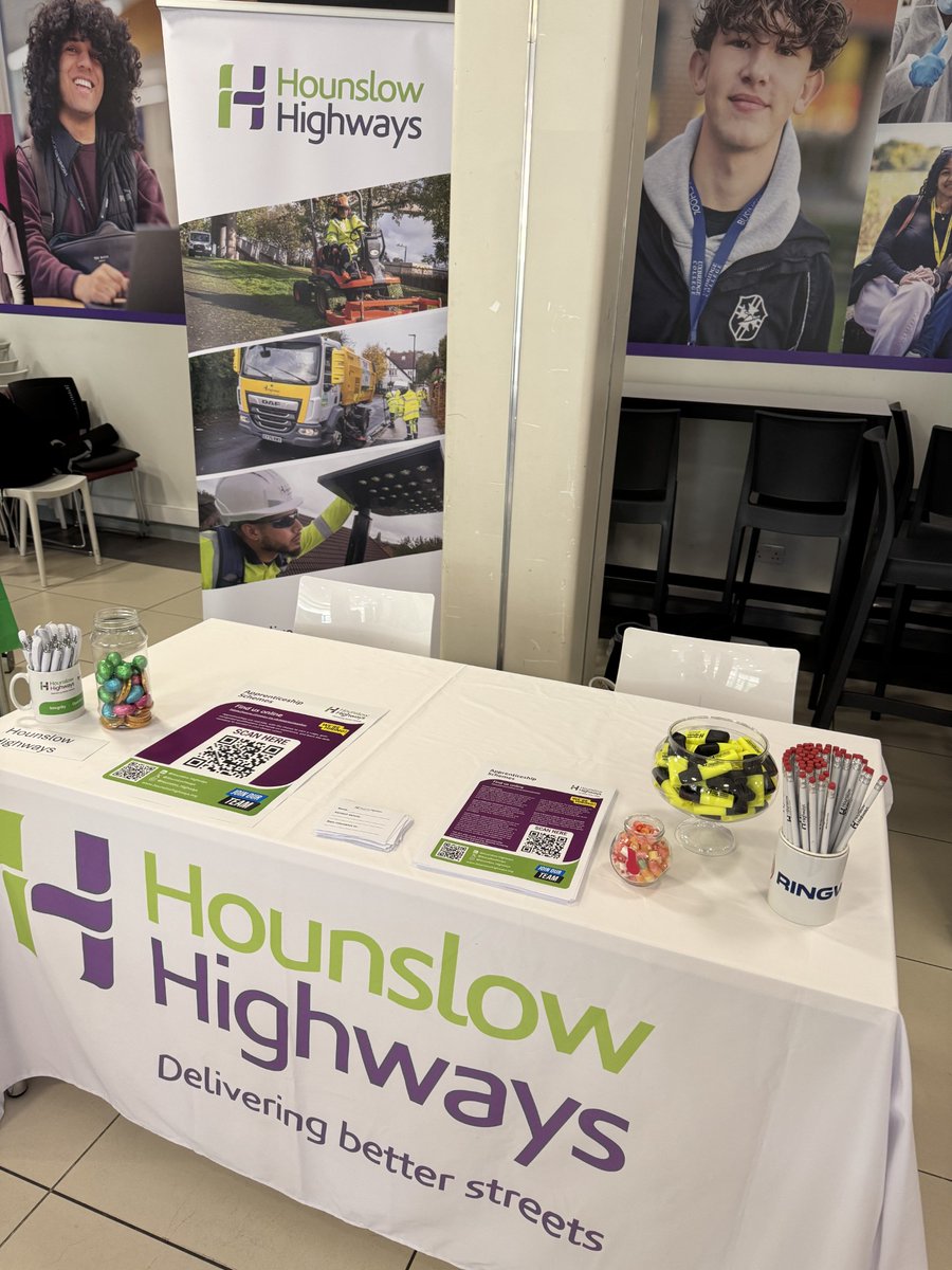 HounslowHways's tweet image. We were delighted to attend the Uxbridge College Higher Education Fair last week🎓

Great to speak with motivated students about careers in highways, construction &amp;amp; infrastructure, and to share our commitment to developing future talent.

#ConstructionCareers #FutureWorkforce