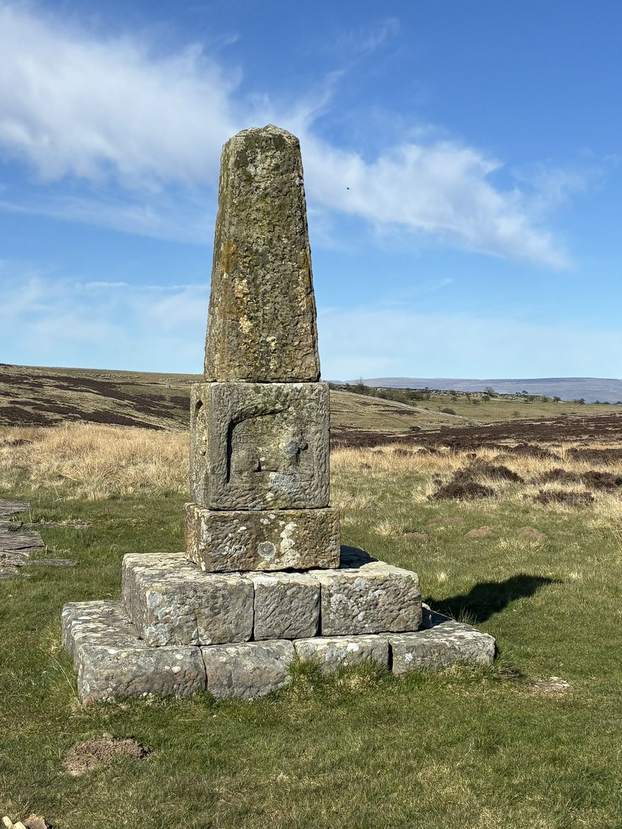 Aged hiker via Roman road to Cumbria’s Crosby Ravensworth Fell - vast open grassland, now with poncy Coast to Coast posts, dotted with stone circles, plus hard to find puny monument (19th folly?) to priapic Charles II.

#yorkshiredales