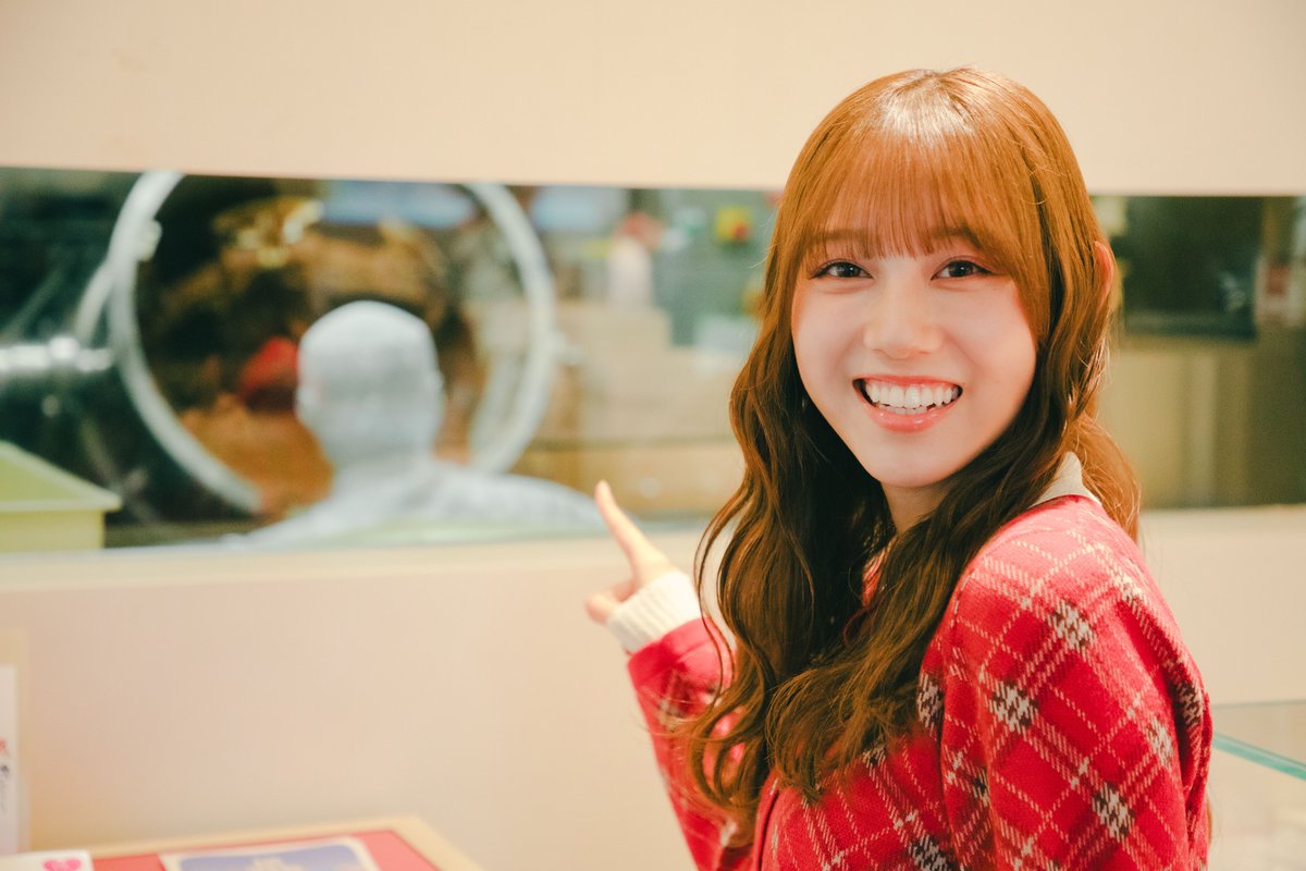 nc_waniwani's tweet photo. なんだか嬉しそうなみっちゃん先生
この笑顔で見つめられたい...!

「平岡海月のあま～い漂流記」第9回は5月1日18時配信です！

#Newsクランチ #日向坂46 #平岡海月 #平岡海月のあま〜い漂流記 #お菓子い散文連載 #スイーツ #エッセイ #ひらおかし #あまみつき https://t.co/SiWiMKVNDS