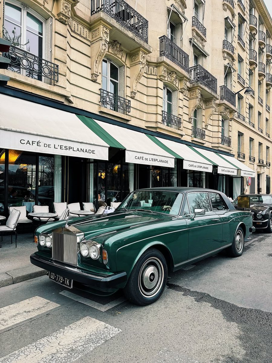 Parisian Aesthetics tweet media