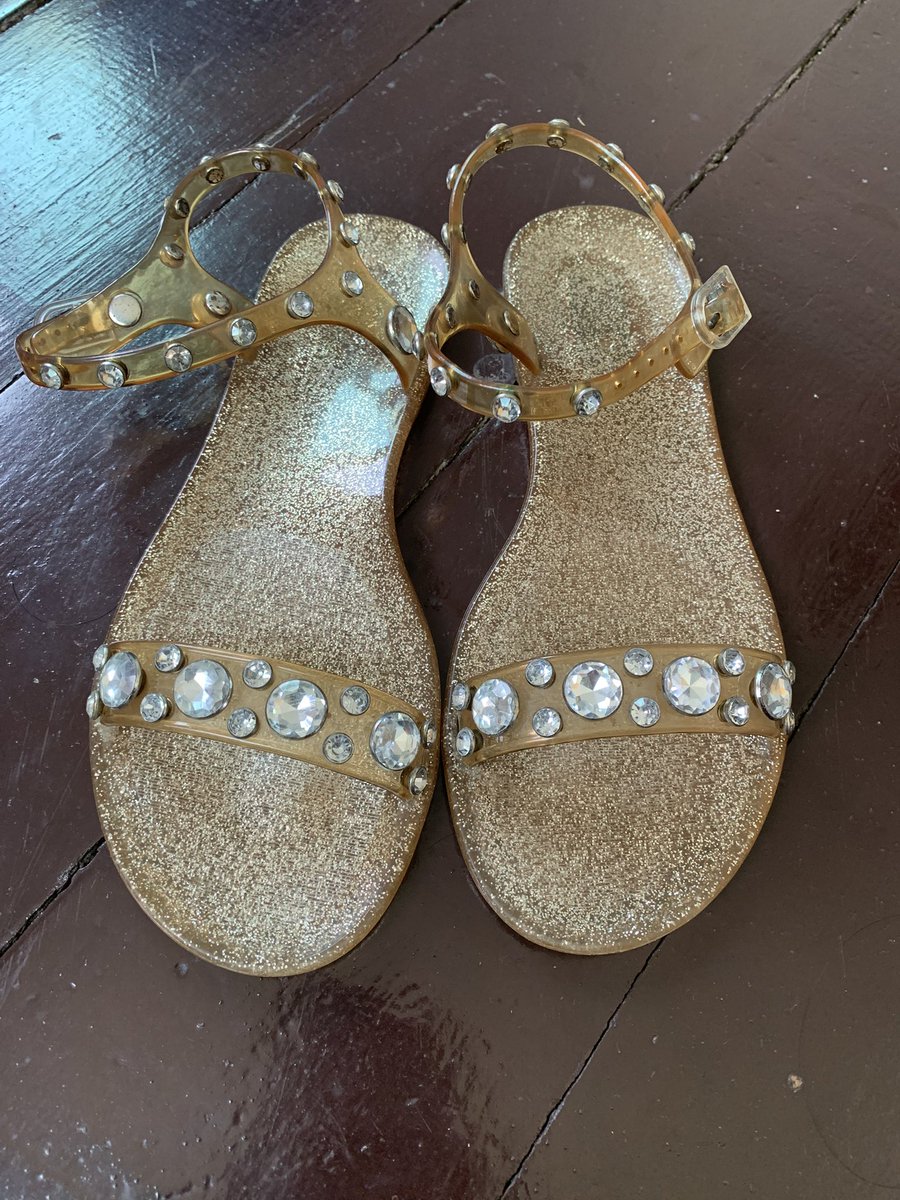 kanyapo98260125's tweet image. ส่งต่อholster ka🩷
550฿ ส่งฟรีค่ะ พร้อมโอนให้450฿
ไซส์37 ค่าา ใครสนใจเดมมาเลยค่าไม่เก้บแย้ว🍀
 #holster #ส่งต่อholster #holsterส่งต่อ
#ส่งต่อเครื่องสำอาง #ส่งต่อadidas #ส่งต่อgentlewoman #ส่งต่อholster