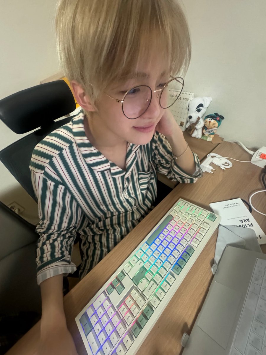jihoon. tweet media