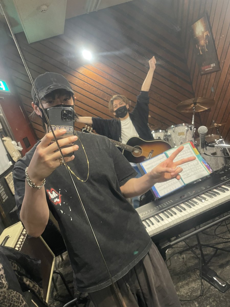 tokiwa_yuki0619's tweet image. 5月2日
ワンマンライブのリハーサルでした
まさかの2人とも体調不良で早めに終わって即解散
飲む気満々だったのに
本番までにしっかり治してワンマンぶちかましますぞ
サウンドは最高潮に良きだったのでお楽しみに！
今日の分本番で🍺
#Duo