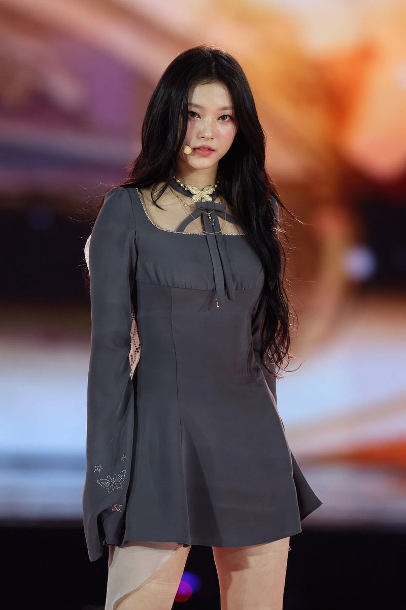 haerin ❦ tweet media